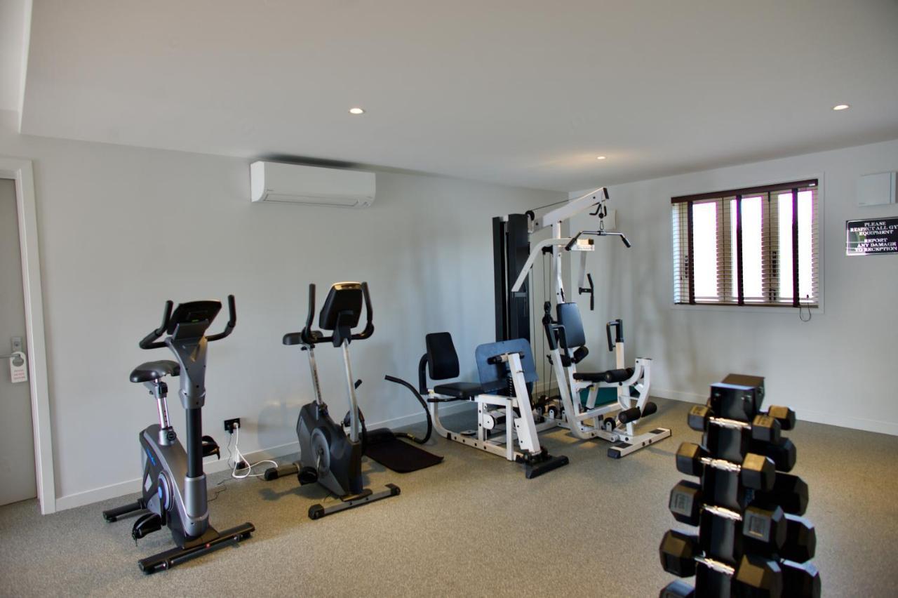 Regal Palms Resort Rotorua Exterior photo A home gym