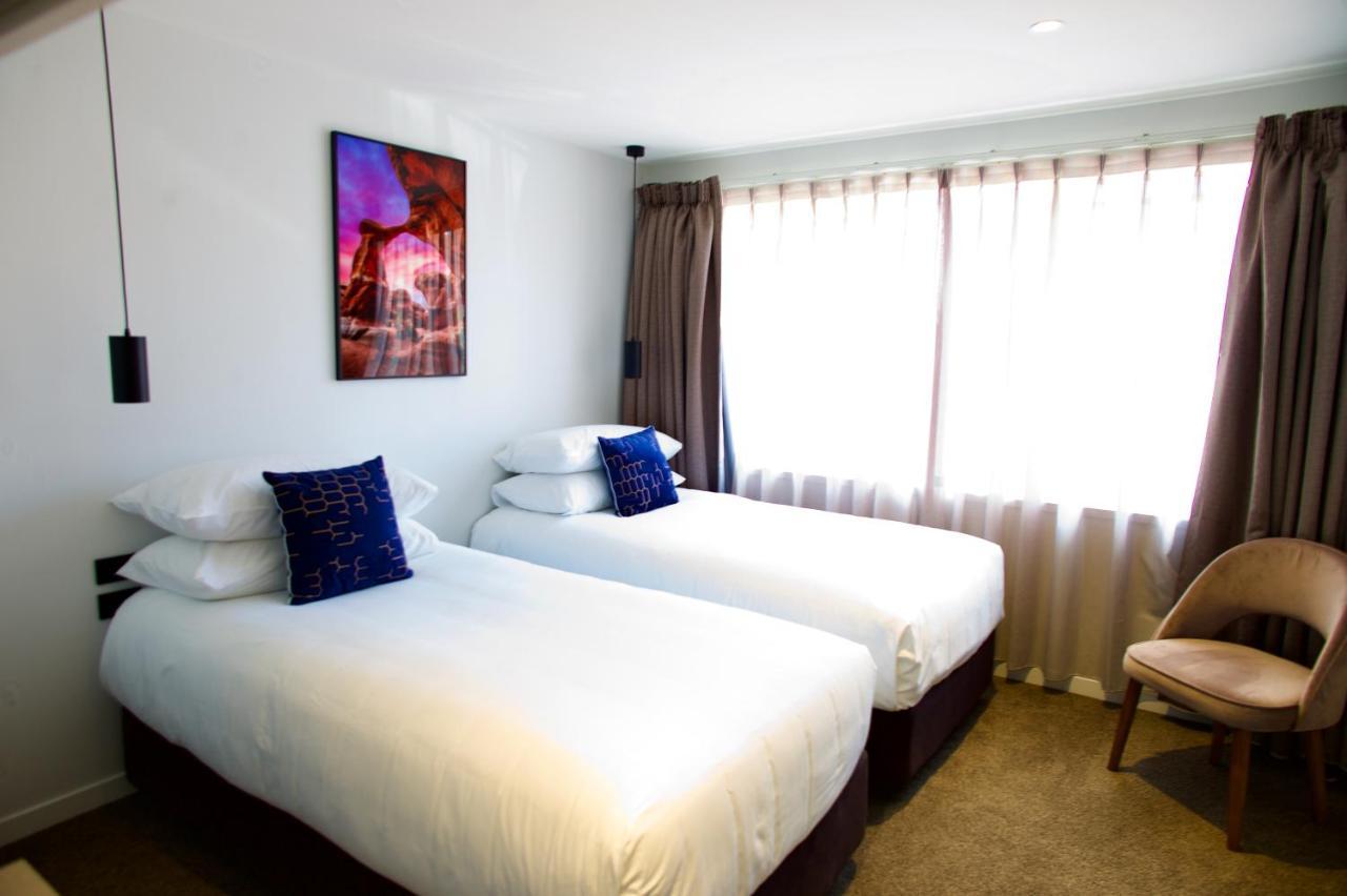 Regal Palms Resort Rotorua Exterior photo A room at the hotel