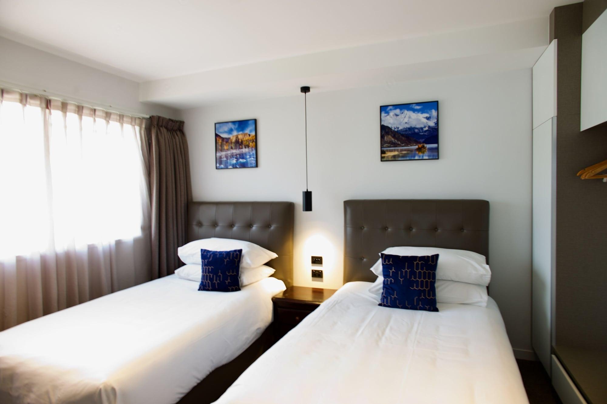Regal Palms Resort Rotorua Exterior photo A room at the hotel