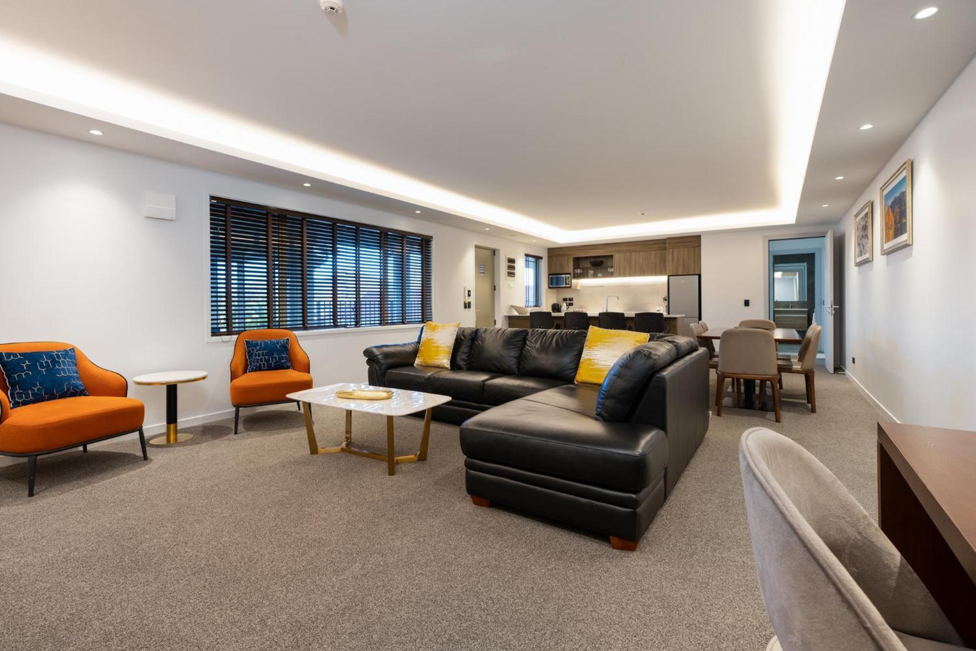 Regal Palms Resort Rotorua Exterior photo A three-bedroom apartment at the Village