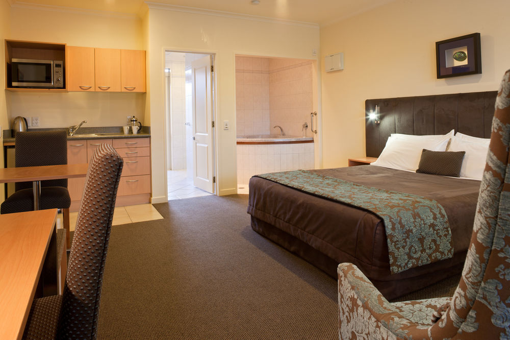 Regal Palms Resort Rotorua Exterior photo A studio apartment in Australia